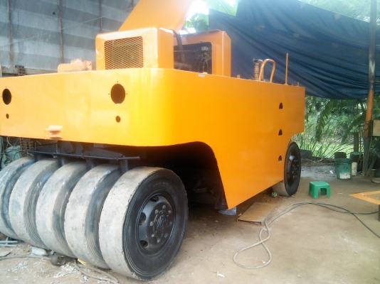 รถบดคาวาซากิ 11 ล้อ