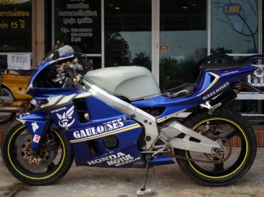 ขาย CBR400 ปี 92 ทะเบียนแท้โอนขนส่ง รถเก่าเก็บ รถไม่ติดต้องทำอีกนิด ราคา 50,000 ต่อรองได้