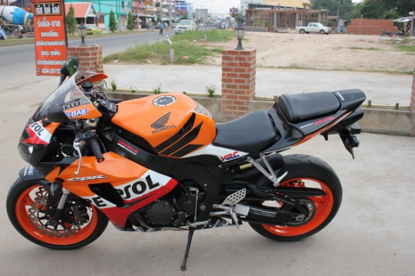 ขาย HONDA CBR1000RR ปี2007 สเป็คอเมกาแท้ๆ สรรพสามิตแล้ว สวยกิ๊บๆ
