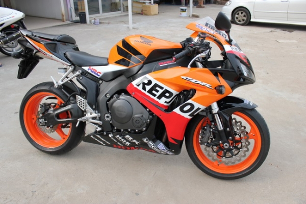 ขาย HONDA CBR1000RR ปี2007 สเป็คอเมกาแท้ๆ สรรพสามิตแล้ว สวยกิ๊บๆ
