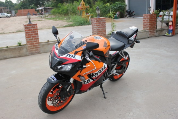 ขาย HONDA CBR1000RR ปี2007 สเป็คอเมกาแท้ๆ สรรพสามิตแล้ว สวยกิ๊บๆ
