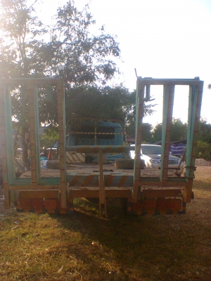 ต้องการขายรถเกี่ยวข้าวพร้อมรถเทรนเลอร์