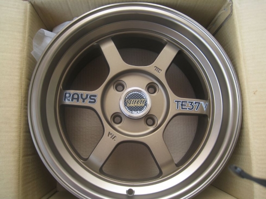 ขายล้อแม็กของใหม่ rays te37v 15"x7" 4/100 et 20 +ยางใหม่ 16500 บาท(081-3747940)