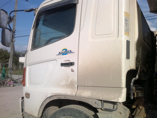 รถฮีโน่ 10 ล้อดั๊ม  260 แรงม้า ปี 49 ( ขายแม่ลูก  ห่าง ปี 51 )  สนใจติดต่อ 0816079515