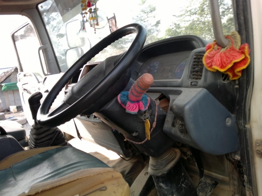 รถฮีโน่ 10 ล้อดั๊ม  260 แรงม้า ปี 49 ( ขายแม่ลูก  ห่าง ปี 51 )  สนใจติดต่อ 0816079515