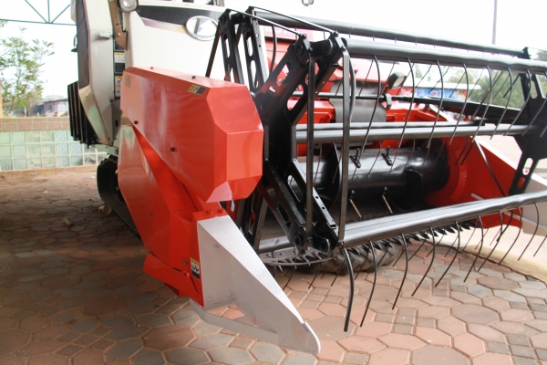 ขายรถเกี่ยวข้าว KOBUTA DC60 PLUS ขายรถเกี่ยวข้าว KOBUTA DC60 PLUS