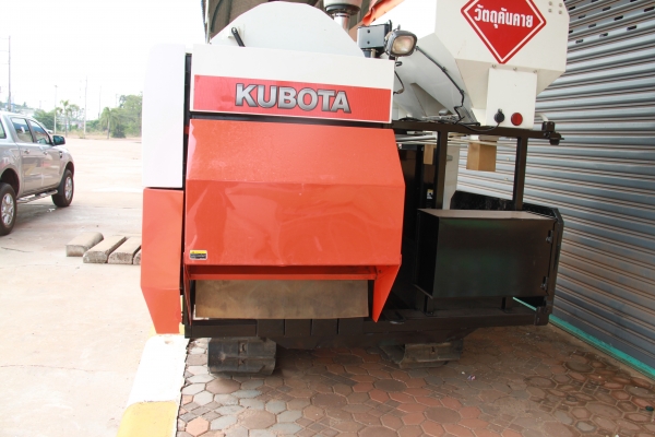 ขายรถเกี่ยวข้าว KOBUTA DC60 PLUS ขายรถเกี่ยวข้าว KOBUTA DC60 PLUS