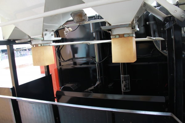 ขายรถเกี่ยวข้าว KOBUTA DC60 PLUS ขายรถเกี่ยวข้าว KOBUTA DC60 PLUS