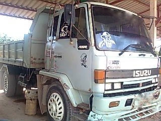 รถอิซูซุ 6 ล้อดั๊ม  FTR 195 แรงม้า   สนใจติดต่อ 081 - 6079515