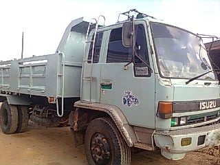 รถอิซูซุ 6 ล้อดั๊ม FTR  195 แรงม้า  สนใจติดต่อ 081 - 6079515