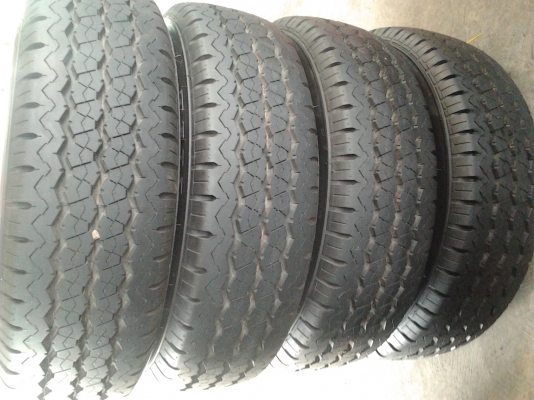 ยางป้ายแดง 217-70-15 ปุ่มยังอยู่เลย