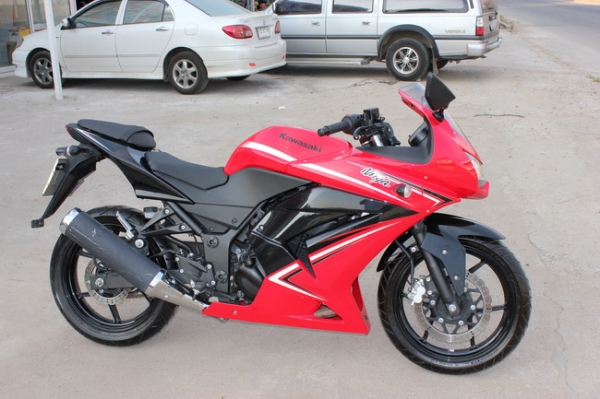 ขาย kawasaki ninja 250 ปี 2012 รถ 4 เดือน มือ1 ออกห้าง เลขไมล์ 1000 โล