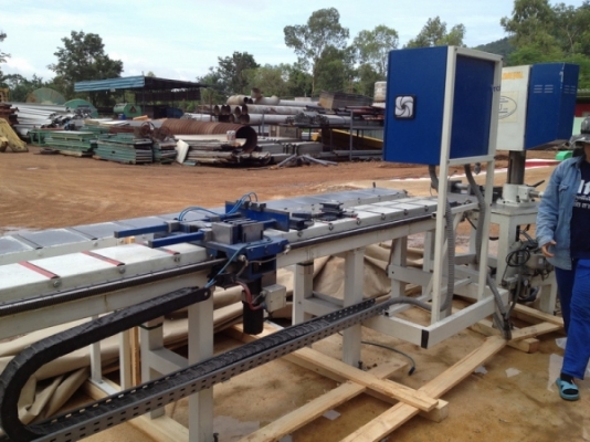 ขายเครื่องเจาะ ออโต้ พร้อมราง ทำงานไว ดี ใช้งานได้ปกติ จากเยอรมัน...