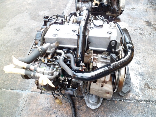 ขายเครื่อง isuzu 4FG1-turbo พร้อมเกียร์ 4wd