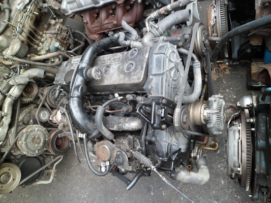 ขายเครื่อง isuzu 4FG1-turbo พร้อมเกียร์ 4wd