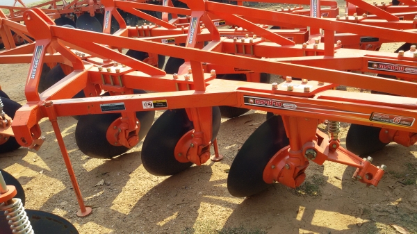 ลดล้างสต๊อค หางบุกเบิก ใหม่ ตราช้าง 3 จาน 28 นิ้ว DP 283 M ราคาตัวละ 38000 บาท