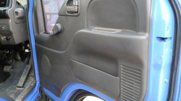 ***ขายแล้วครับขอบคุณ Truck2hand ขาย ISUZU NKR-130 6ล้อบรรทุกตู้แห้ง 3บาน NKR71LY52A3 4HG1-130HP ห้างแท้ปี47 เครื่องเดิม เกียร์เดิม เครื่องแน่น แห้ง แรงดี ไม่เยิ้ม เกียร์ดีไม่มีหลุด ช่วงล่างเดิมๆ 5น็อต หน้า-หลัง คัสซีสวยเดิมๆ ไม่ปะไม่ดาม ไม่มีบวม