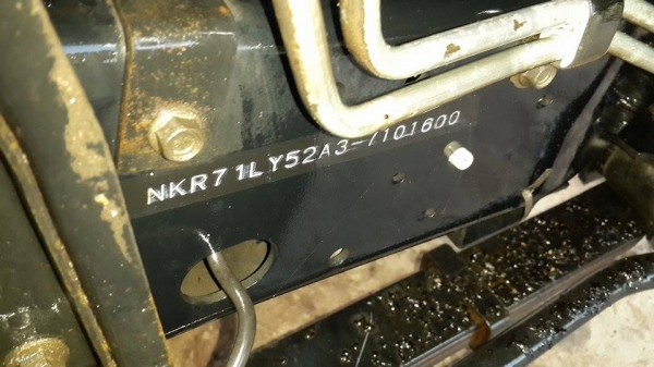 ***ขายแล้วครับขอบคุณ Truck2hand ขาย ISUZU NKR-130 6ล้อบรรทุกตู้แห้ง 3บาน NKR71LY52A3 4HG1-130HP ห้างแท้ปี47 เครื่องเดิม เกียร์เดิม เครื่องแน่น แห้ง แรงดี ไม่เยิ้ม เกียร์ดีไม่มีหลุด ช่วงล่างเดิมๆ 5น็อต หน้า-หลัง คัสซีสวยเดิมๆ ไม่ปะไม่ดาม ไม่มีบวม