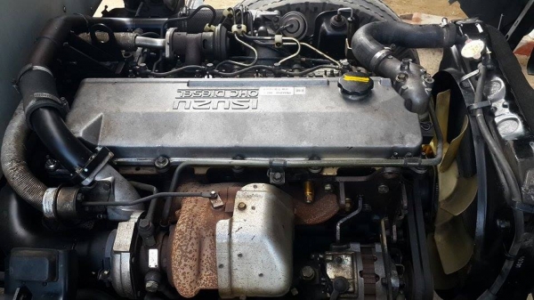 ***ขายแล้วครับขอบคุณ Truck2hand ขาย ISUZU NKR-130 6ล้อบรรทุกตู้แห้ง 3บาน NKR71LY52A3 4HG1-130HP ห้างแท้ปี47 เครื่องเดิม เกียร์เดิม เครื่องแน่น แห้ง แรงดี ไม่เยิ้ม เกียร์ดีไม่มีหลุด ช่วงล่างเดิมๆ 5น็อต หน้า-หลัง คัสซีสวยเดิมๆ ไม่ปะไม่ดาม ไม่มีบวม