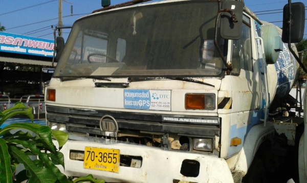 รถโม่ปูน สองคัน ยินดีแยกขาย