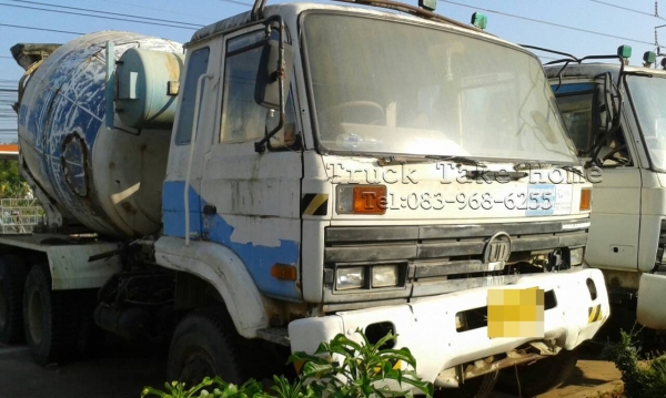 รถโม่ปูน สองคัน ยินดีแยกขาย