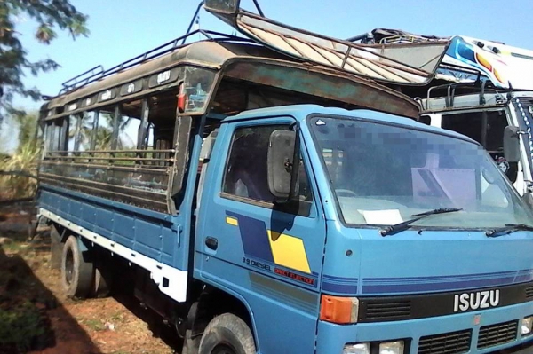 **425,000 บ.ต่อรอง///6ล้อโดยสารNPR-115**ขาย ISUZU NPR-115 6ล้อมีหลังคาโดยสาร 5.0ม.JAANPR59PL 4BD1-115HP ห้างแท้ เกียร์สั้น ปี34 เครื่องเดิม เกียร์เดิม เครื่องดี แรงดี เกียร์สั้น เข้าง่าย ช่วงล่างเดิม 6น็อต หน้า-หลัง คัสซีดีพอได้ เก็บงานมาบ้าง หัวเก๋งดี ไม