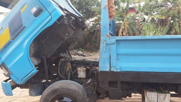 ขาย6ล้อ อีซูซุKs115 4BD1ฝาดำ แชชซีสวย พ.เพาเวอร์ พร้อมหางกระบอกไฮดรอริกซ์ พื้นเหล็ก สภาพพร้อมใช้งาน เอกสารเล่มทะเบียนพร้อมโอน ยาว5เมตร หัวดัมพ์ได้