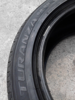 225/50R17 BRIDGESTONE TURANZA GR-90 มี 1 เส้น ปี 2013 ใหม่ๆ ดอกยางหนาๆ TEL.081-427-3941 225/50R17 BRIDGESTONE TURANZA GR-90 มี 1 เส้น ปี 2013 ใหม่ๆ ดอกยางหนาๆ TEL.081-427-3941