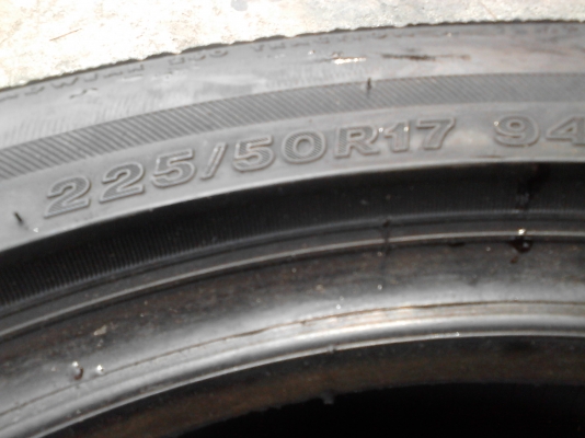 225/50R17 BRIDGESTONE TURANZA GR-90 มี 1 เส้น ปี 2013 ใหม่ๆ ดอกยางหนาๆ TEL.081-427-3941 225/50R17 BRIDGESTONE TURANZA GR-90 มี 1 เส้น ปี 2013 ใหม่ๆ ดอกยางหนาๆ TEL.081-427-3941