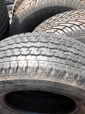 245/70R16 BRIDGE STONE DUELER H/T 840 มี  1 เส้น  สวย ดอกยางหนา โทร.081-427-3941