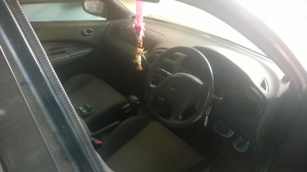 ขายรถเก๋งฟอร์ด