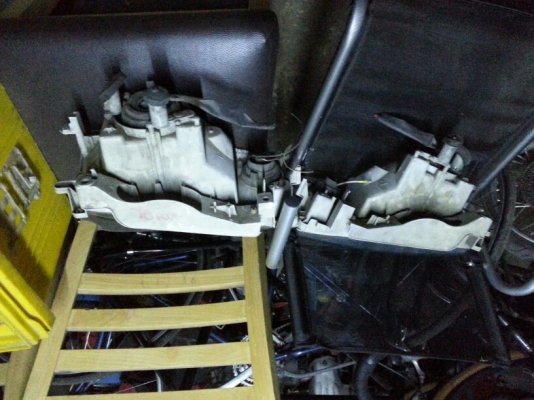 ขายไฟหน้ารถตู้ไฮเอทเก่าญี่ปุ่น