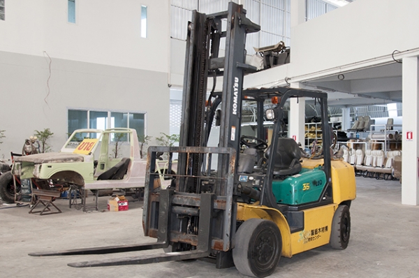 ขายรถโฟล์คลิฟท์ KOMATSU รุ่น FG35NT-7 ราคา 365,000 บาท นำเข้าจากประเทศญี่ปุ่น 100\% ไม่เคยใช้งานในประเทศไทย