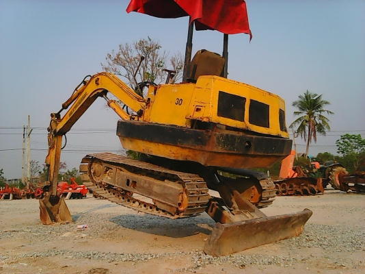 ขายแบ็คโฮ มิสซูมิสชิ  MITSUBISHI รุ่น MA030เครื่อง 4 สูบ พร้อมใช้งาน