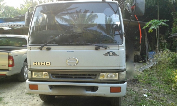 รถฮีโน่ 6 ล้อดั้ม FC4J  145 แรงม้า.  ปี 47   สนใจติดต่อ  081 - 6079515