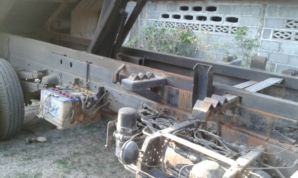 รถฮีโน่ 6 ล้อดั้ม FC4J  145 แรงม้า.  ปี 47   สนใจติดต่อ  081 - 6079515