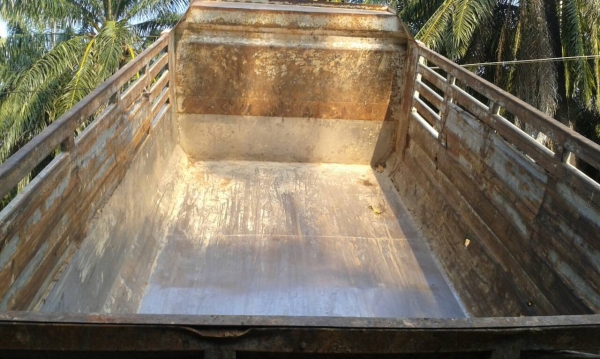 รถฮีโน่ 6 ล้อดั้ม FC4J  145 แรงม้า.  ปี 47   สนใจติดต่อ  081 - 6079515