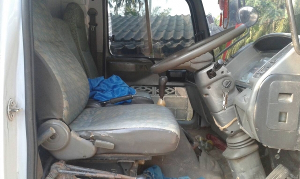 รถฮีโน่ 6 ล้อดั้ม FC4J  145 แรงม้า.  ปี 47   สนใจติดต่อ  081 - 6079515