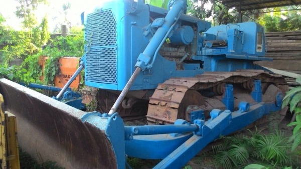 รถไถ ตีนตะขาบ D7F.  สนใจติดต่อ  081 - 6079515