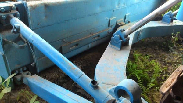 รถไถ ตีนตะขาบ D7F.  สนใจติดต่อ  081 - 6079515