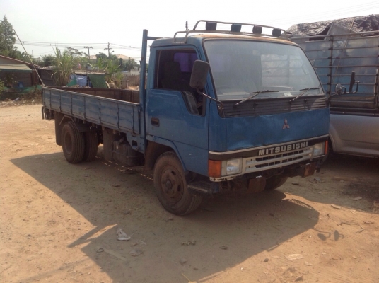 ขายรถบรรทุกหกล้อ MITSUBISHI CANTER เครื่อง 4D31-100 แรง กระบะเปิดข้างยาว 4.50 เมตร ยางเต็ม ทะเบียนพร้อม