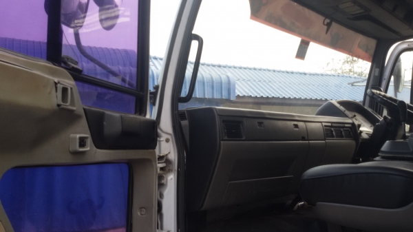 จบแล้วคับขอบคุณลูกค่าสุราช มากเลยคับ. ขายรถ. 6 ล้อ HINO สิงไฮเทค FF 1J. 210แรง รถห้างแท้ เคื่องดี คัชซีสวยเดิม มีตู้สิบบาน กับกะบะคาโก้ให้เลือก สภาพ พล้อมใช้งานคับ