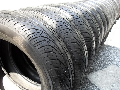 ขายยาง DUNLOP SP SPORT 300 ปี13(1ชุด) 185-65-15 ราคา 3,000