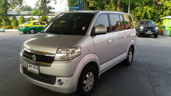 SUZUKI APV ปี 2012 มือเดียวออกห้าง auto ตัว top รถไม่เคยทำสี ARIBAG คู่หน้า เบรค ABS แอร์เย็น ล้อ MAX รถพร้อมใช้งาน จัดไฟแนนได้ ฟรีดาวน์