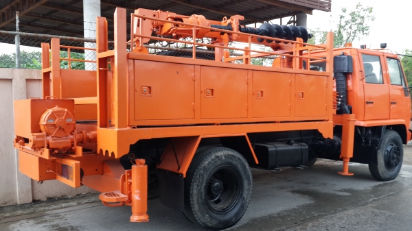 ขายรถบรรทุกติดเครนสว่าน การไฟฟ้า ติดวินซ์ไฮดรอริค ลากสายอากาศและสายใต้ดินของแท้