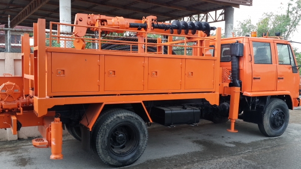 ขายรถบรรทุกติดเครนสว่าน การไฟฟ้า ติดวินซ์ไฮดรอริค ลากสายอากาศและสายใต้ดินของแท้