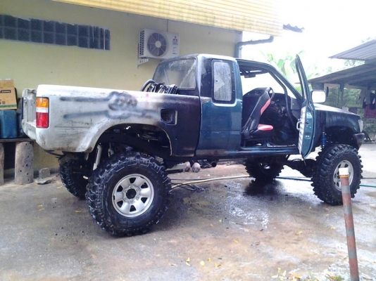 รถtoyotaออฟโรด