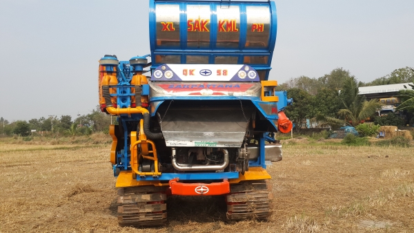 รถเกี่ยวข้าวศักดิ์พัฒนาการเกษตร โทร 0817638762 ไพทูลย์ รถเกี่ยวข้าวศักดิ์พัฒนาการเกษตร โทร 0817638762 ไพทูลย์