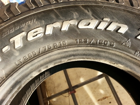 ขายยาง BF ขอบ 16 ครับ ปี 13 ครับ 1 เส้น สวยๆครับ เส้นละ 1000 บาทครับ ขายยาง BF ขอบ 16 ครับ ปี 13 ครับ 1 เส้น สวยๆครับ เส้นละ 1000 บาทครับ