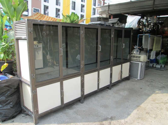 ตู้สารพัดประโยชน์  ใบใหญ๋  แข็งแรง  สภาพสวย  ขายถูกๆ